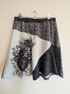 Smash! Sz XL Black & Gray Graphic Panel A-Line Skirt